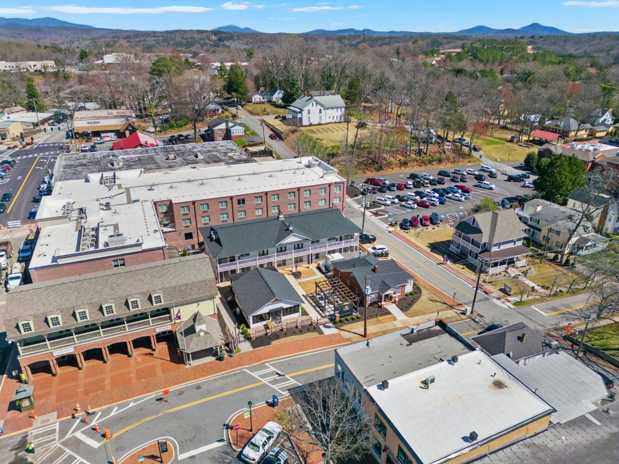 27 On Park Boutique & Venue 3* Dahlonega